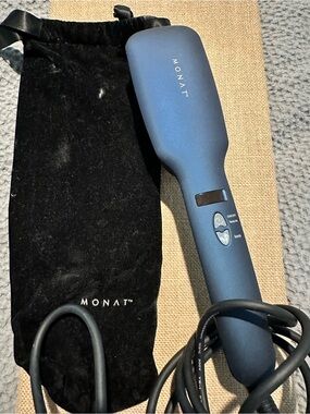MONAT Blue Ceramic Hair Straightening Brush - Sleek Blue Finish